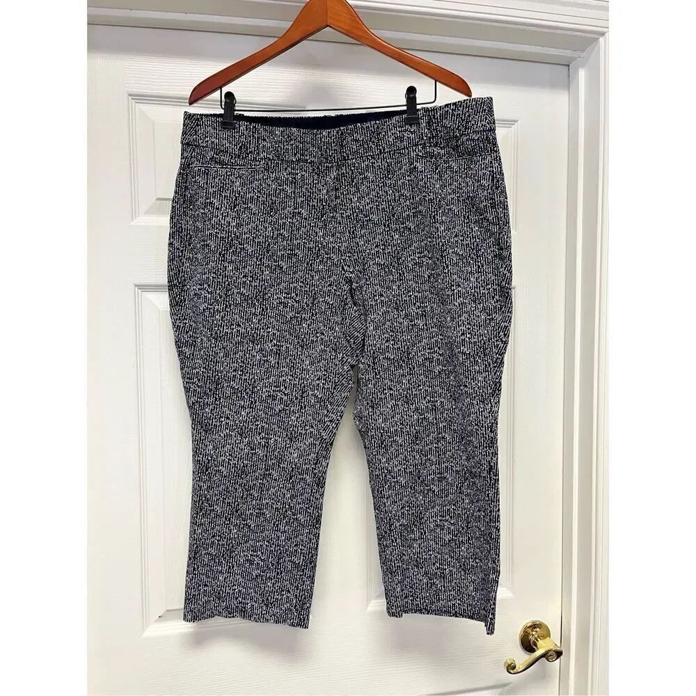 Lane Bryant Blue & White Print The Allie Cropped Pants sz 18 EUC